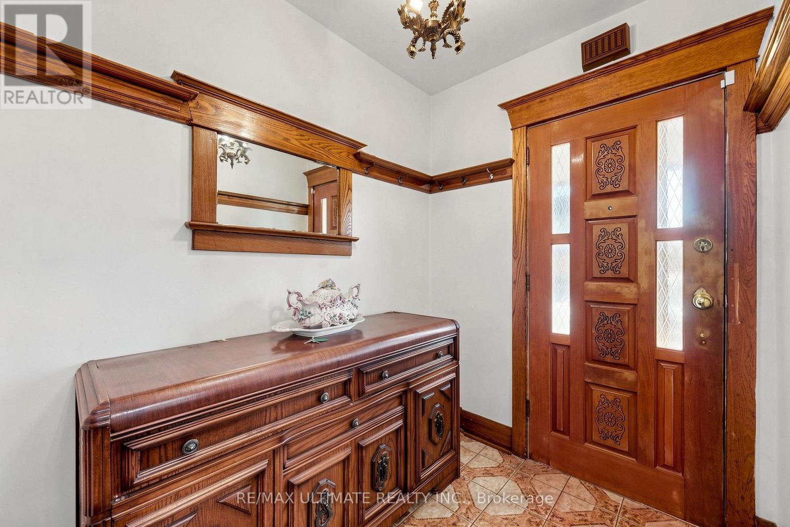 494 Oakwood Avenue W, Toronto, Ontario  M6E 2W7 - Photo 15 - C13827912