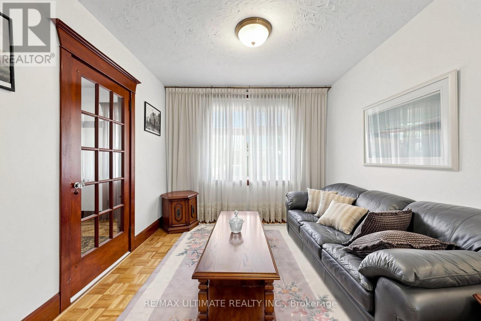 494 Oakwood Avenue W, Toronto, Ontario  M6E 2W7 - Photo 3 - C13827912
