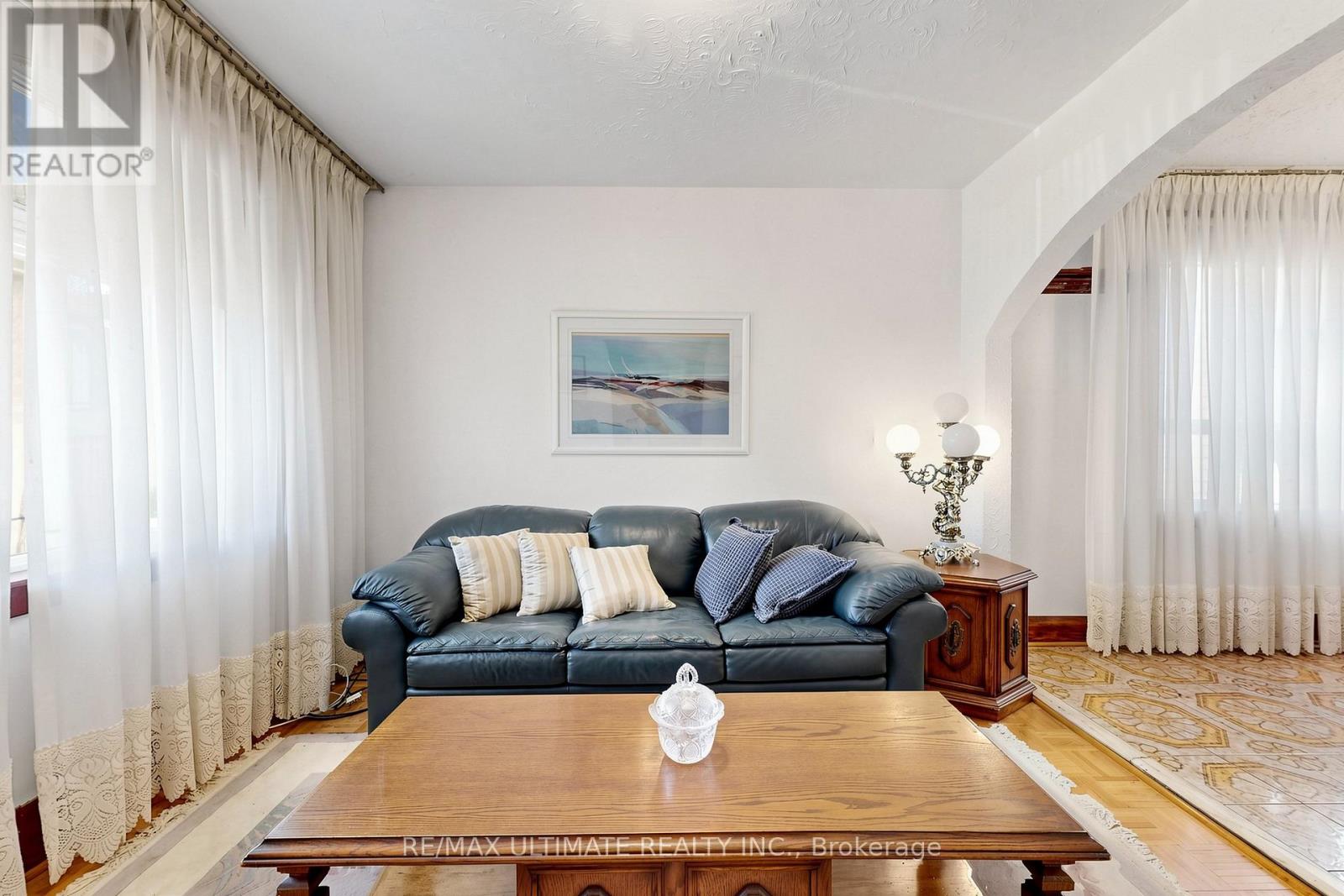 494 Oakwood Avenue W, Toronto, Ontario  M6E 2W7 - Photo 4 - C13827912