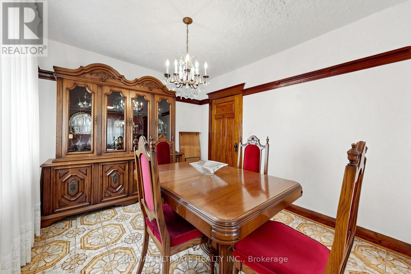 494 Oakwood Avenue W, Toronto, Ontario  M6E 2W7 - Photo 8 - C13827912