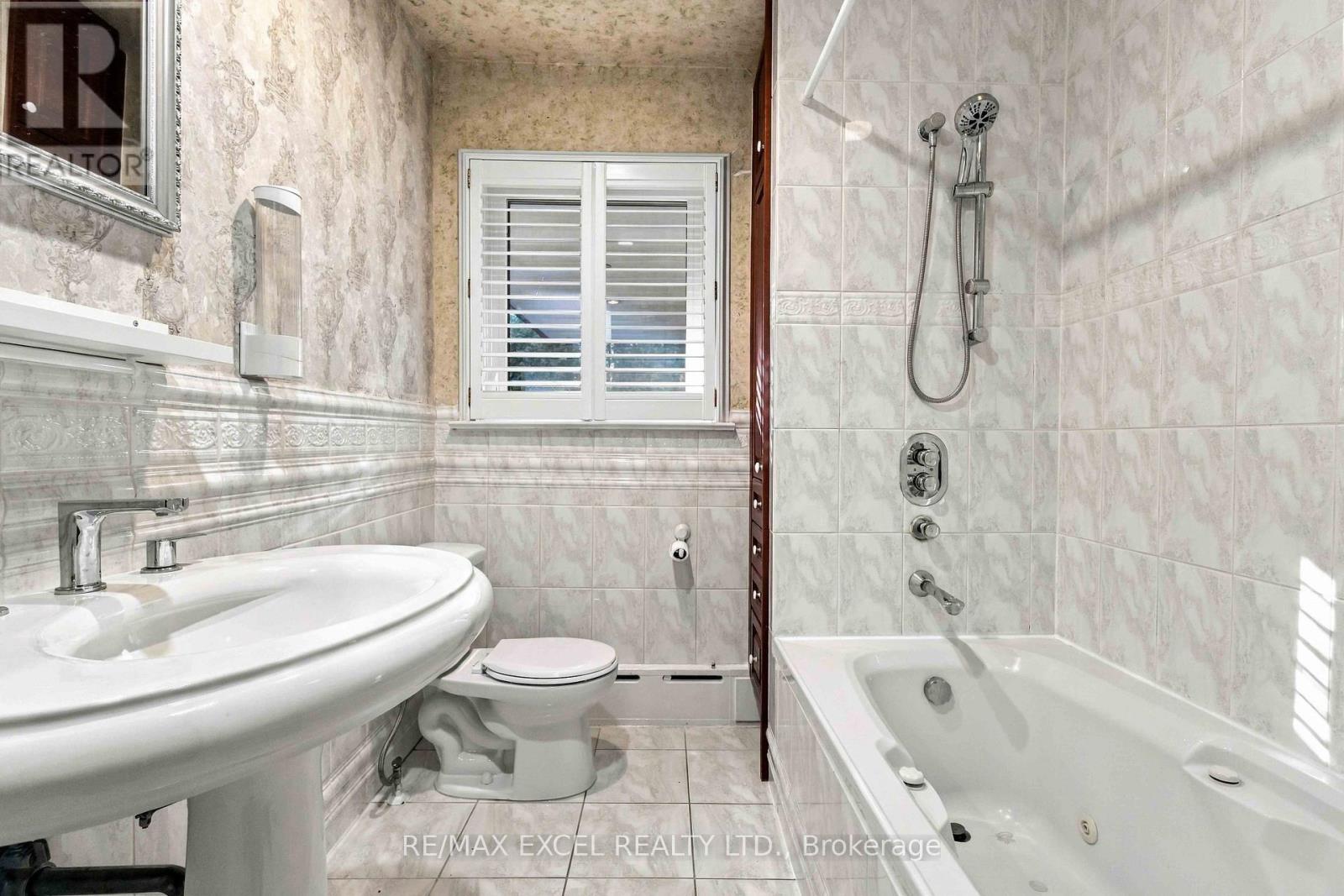 20 Oxbow Road, Toronto, Ontario  M3B 2A2 - Photo 19 - C13828078