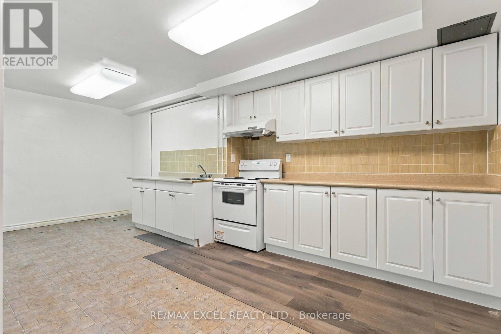 20 Oxbow Road, Toronto, Ontario  M3B 2A2 - Photo 25 - C13828078