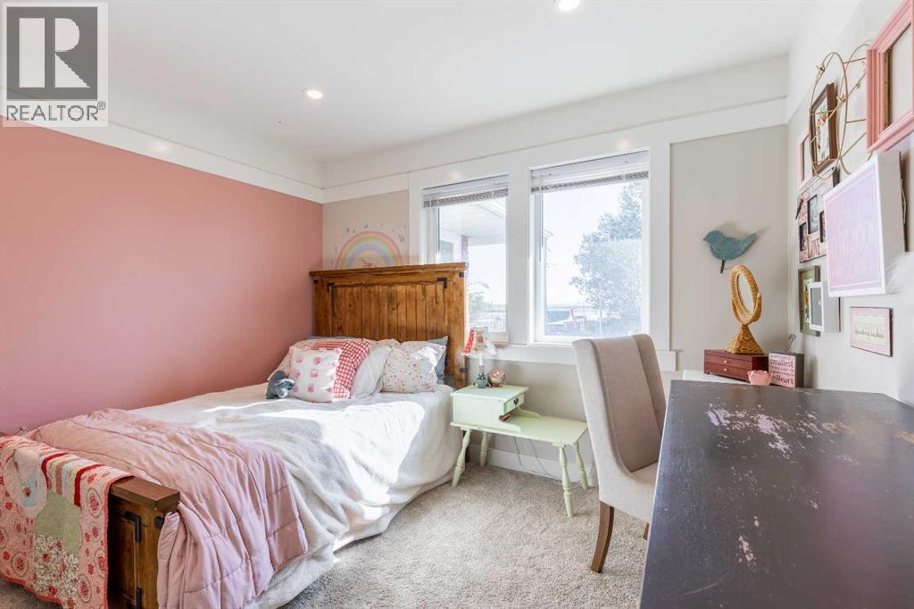 147 S 4 Street E