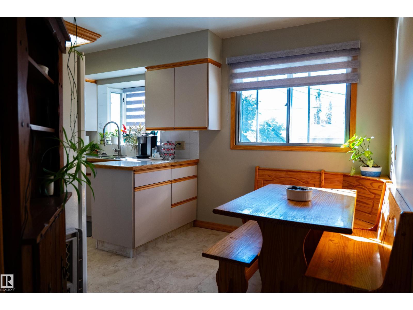 11119 137 AV NW