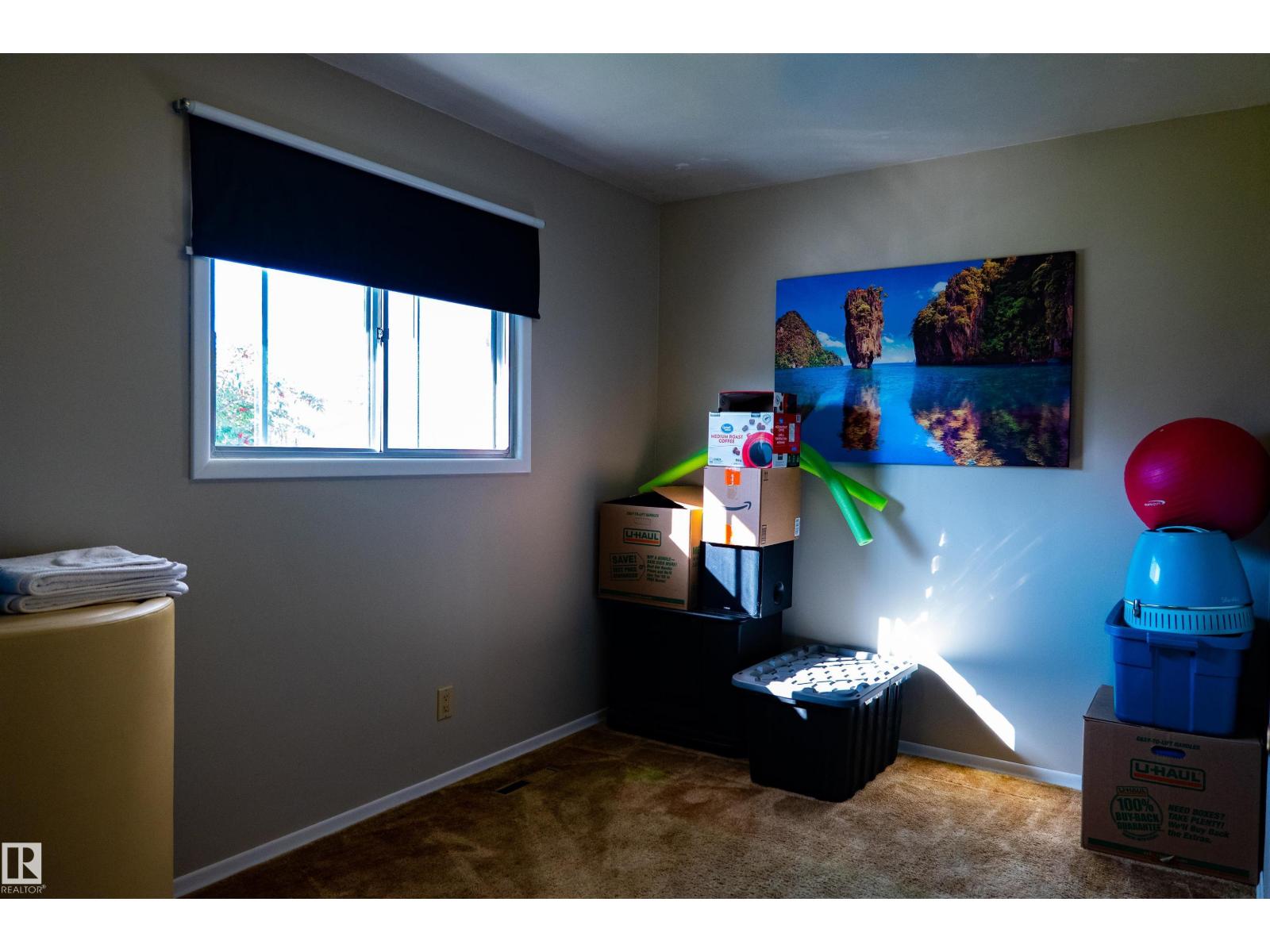 11119 137 AV NW