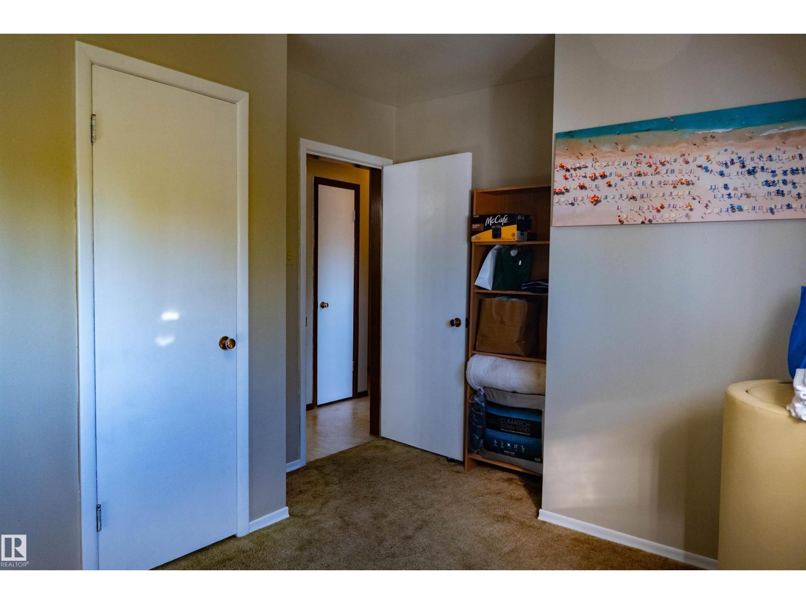 11119 137 AV NW