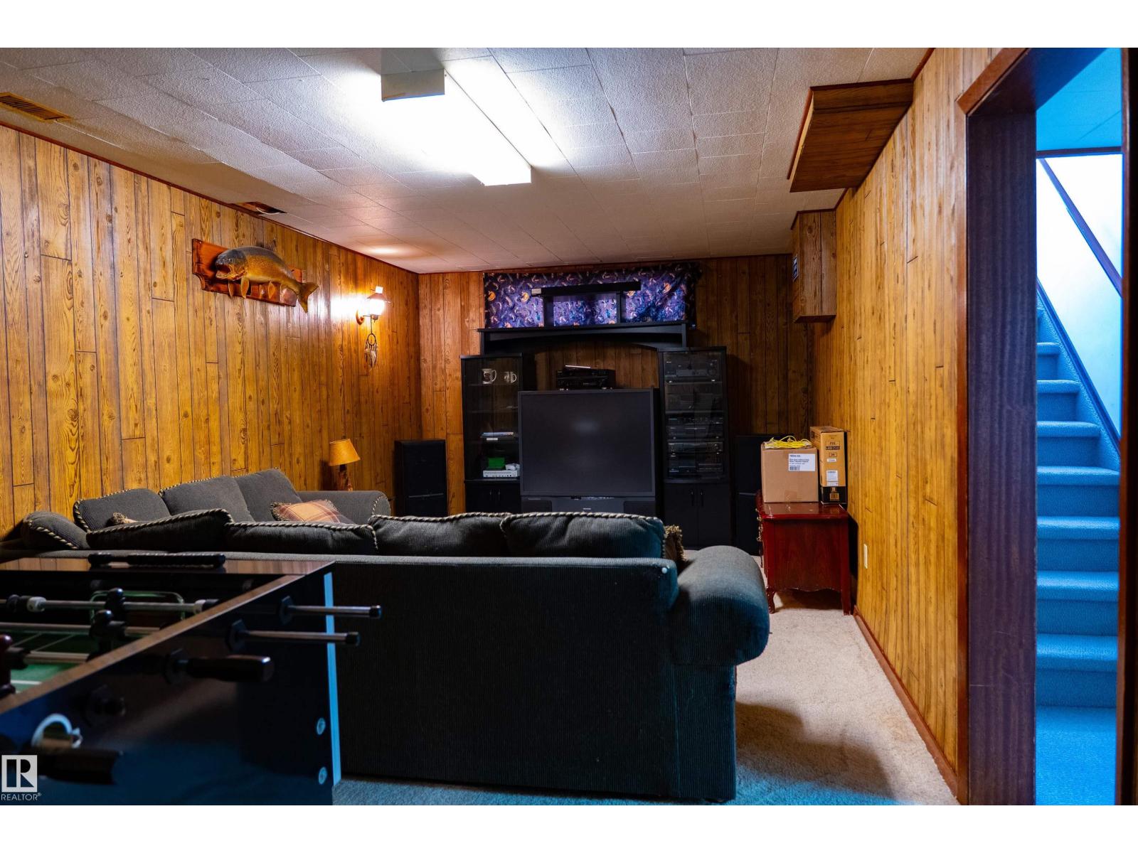 11119 137 AV NW