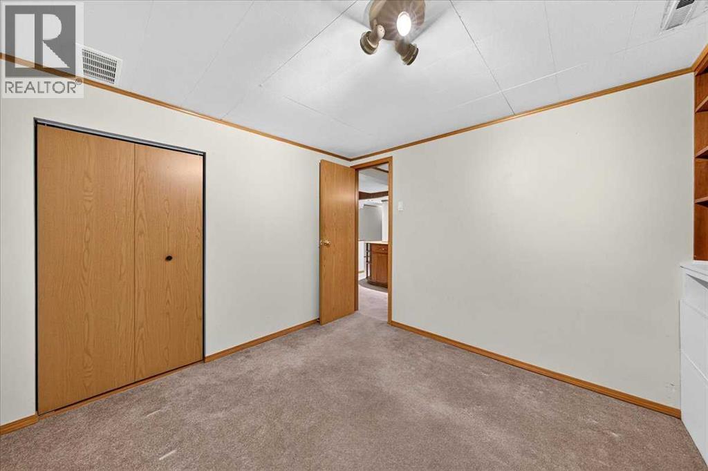 4831 48 Street NW, Calgary, Alberta  T3A 0S5 - Photo 28 - A2347988