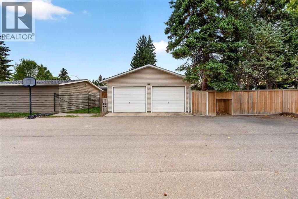4831 48 Street NW, Calgary, Alberta  T3A 0S5 - Photo 38 - A2347988