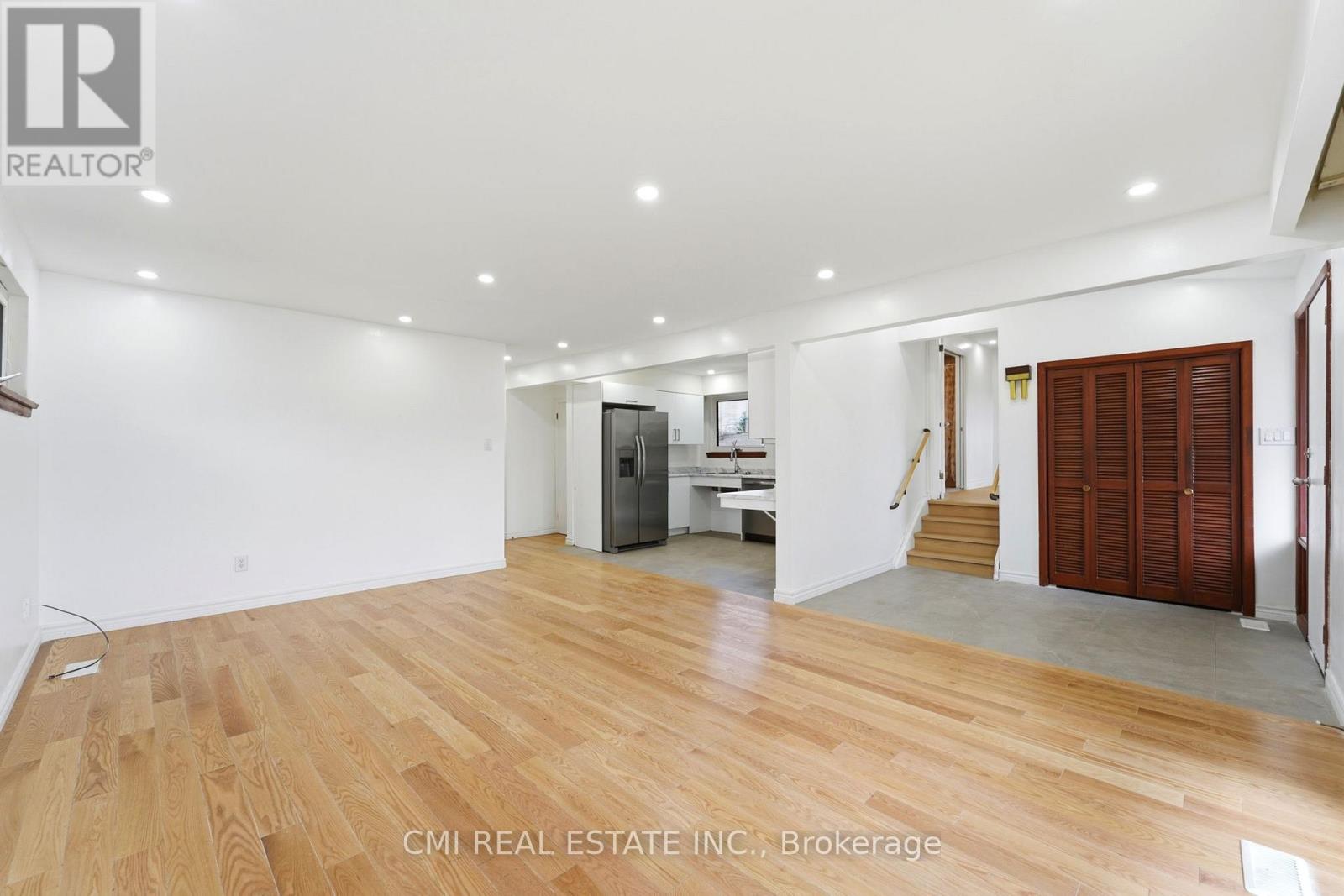 39 Earlton Road, Toronto, Ontario  M1T 2R4 - Photo 9 - E13827928