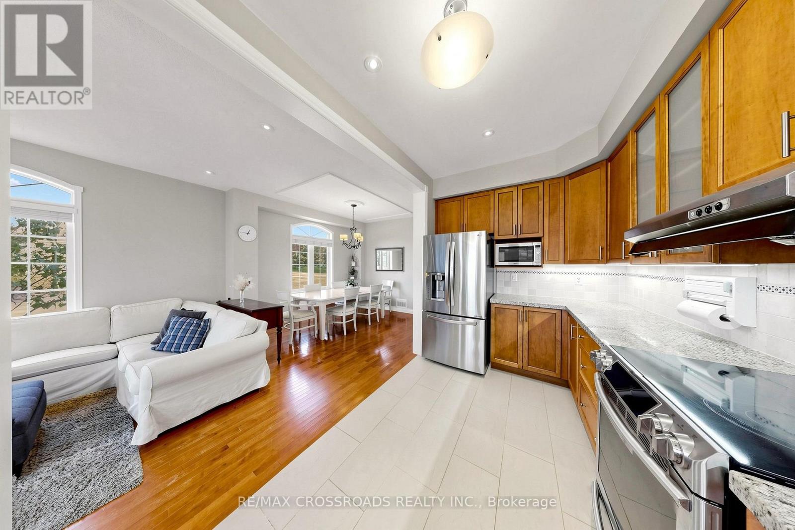 37 Queen's Plate Drive, Markham, Ontario  L6C 2A9 - Photo 14 - N13827954