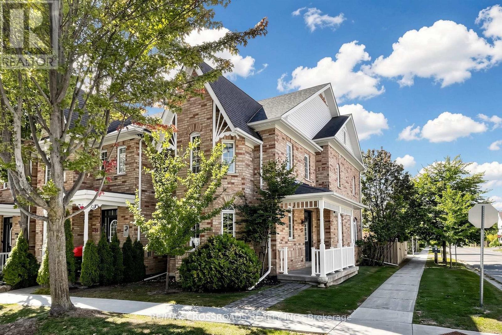 37 Queen's Plate Drive, Markham, Ontario  L6C 2A9 - Photo 2 - N13827954
