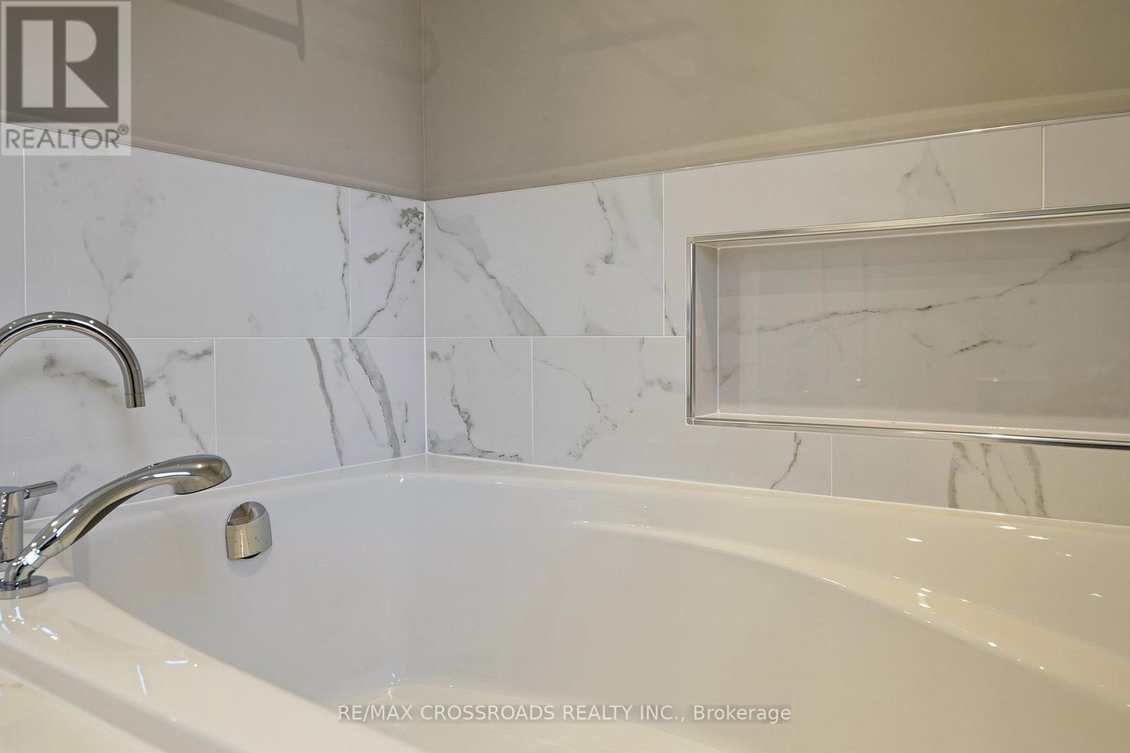 37 Queen's Plate Drive, Markham, Ontario  L6C 2A9 - Photo 32 - N13827954