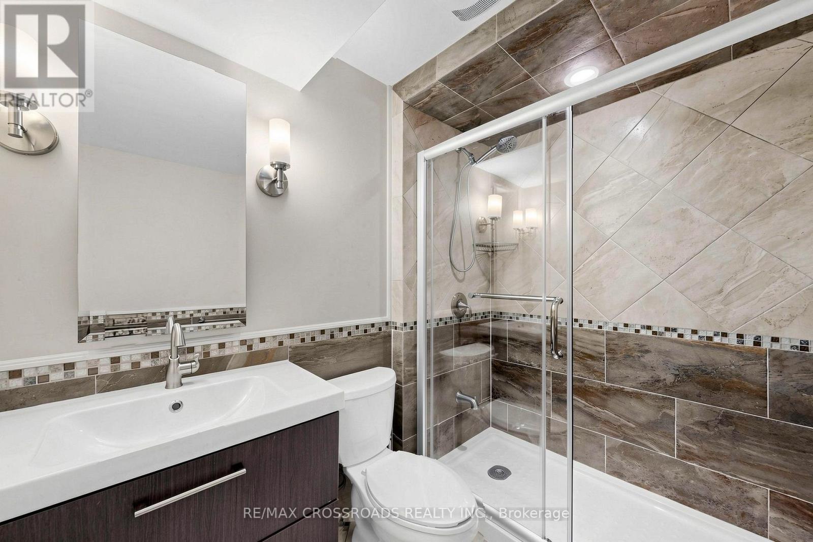 37 Queen's Plate Drive, Markham, Ontario  L6C 2A9 - Photo 45 - N13827954