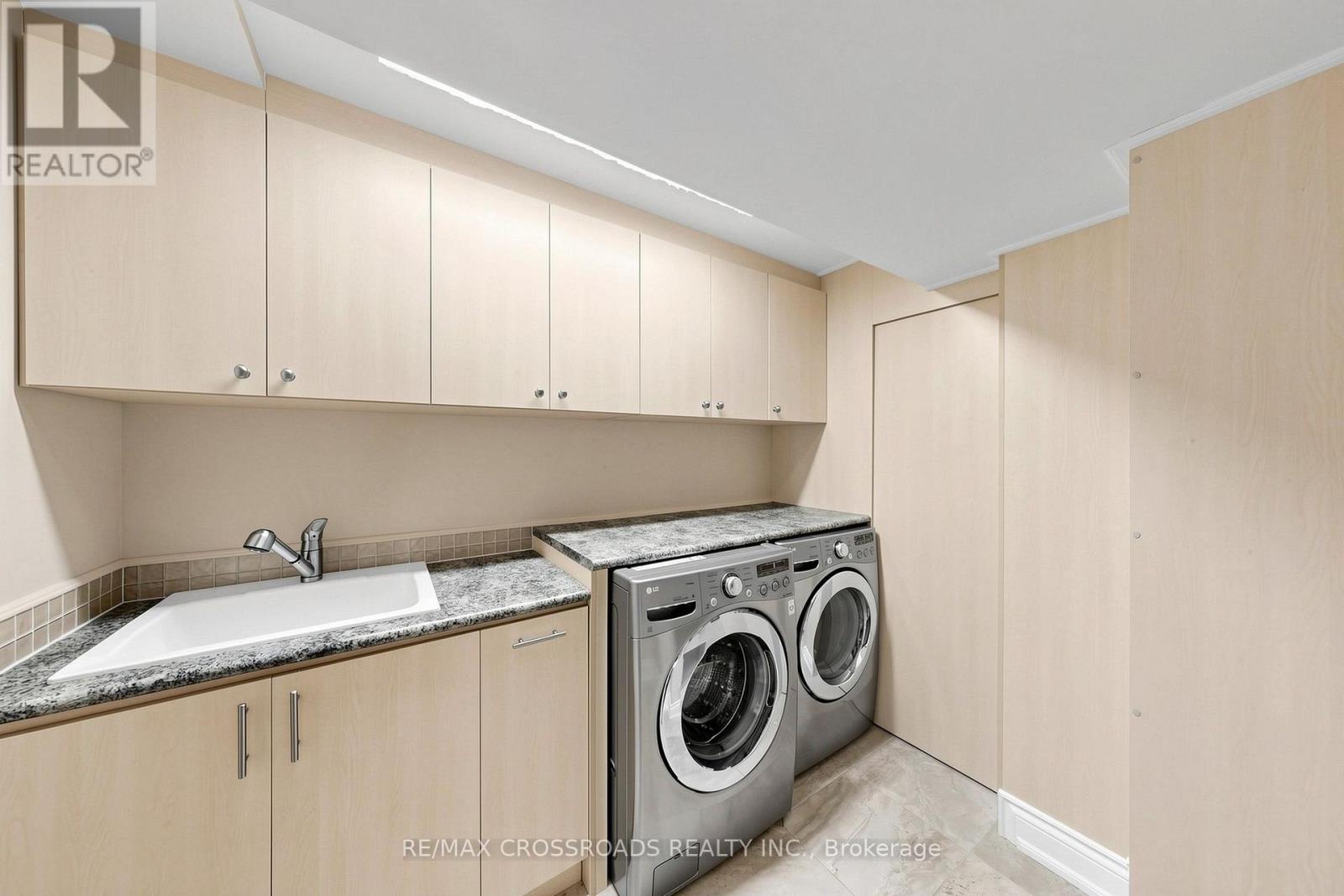 37 Queen's Plate Drive, Markham, Ontario  L6C 2A9 - Photo 46 - N13827954