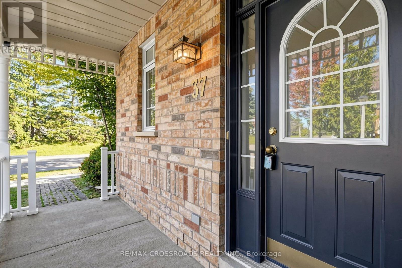 37 Queen's Plate Drive, Markham, Ontario  L6C 2A9 - Photo 5 - N13827954