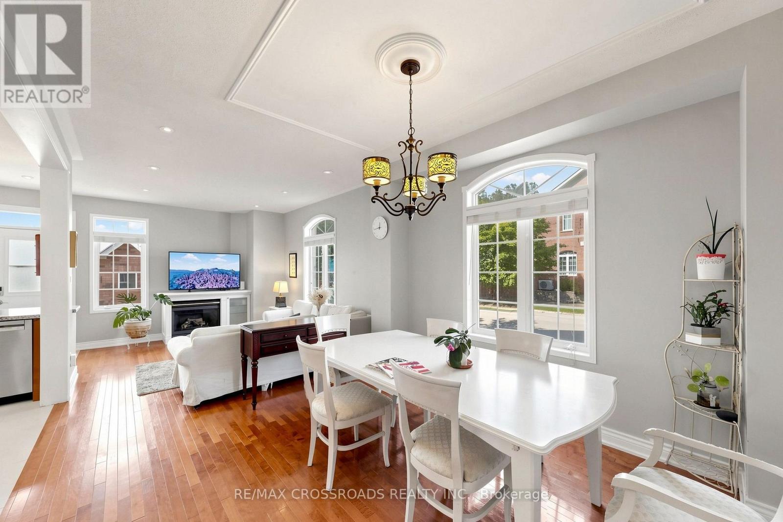 37 Queen's Plate Drive, Markham, Ontario  L6C 2A9 - Photo 7 - N13827954