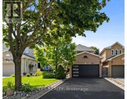 416 FLANAGAN COURT, Newmarket, Ontario
