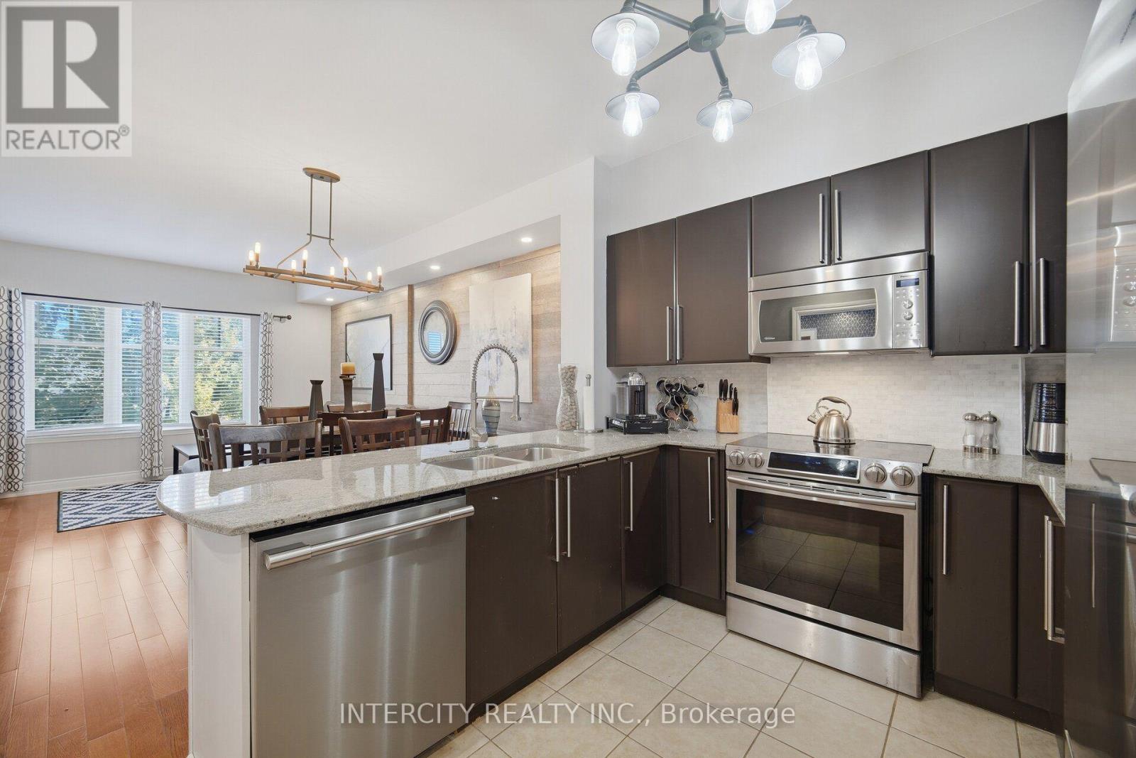 207 - 10211 Keele Street, Vaughan (Maple), Ontario  L6A 3Y9 - Photo 10 - N13828024