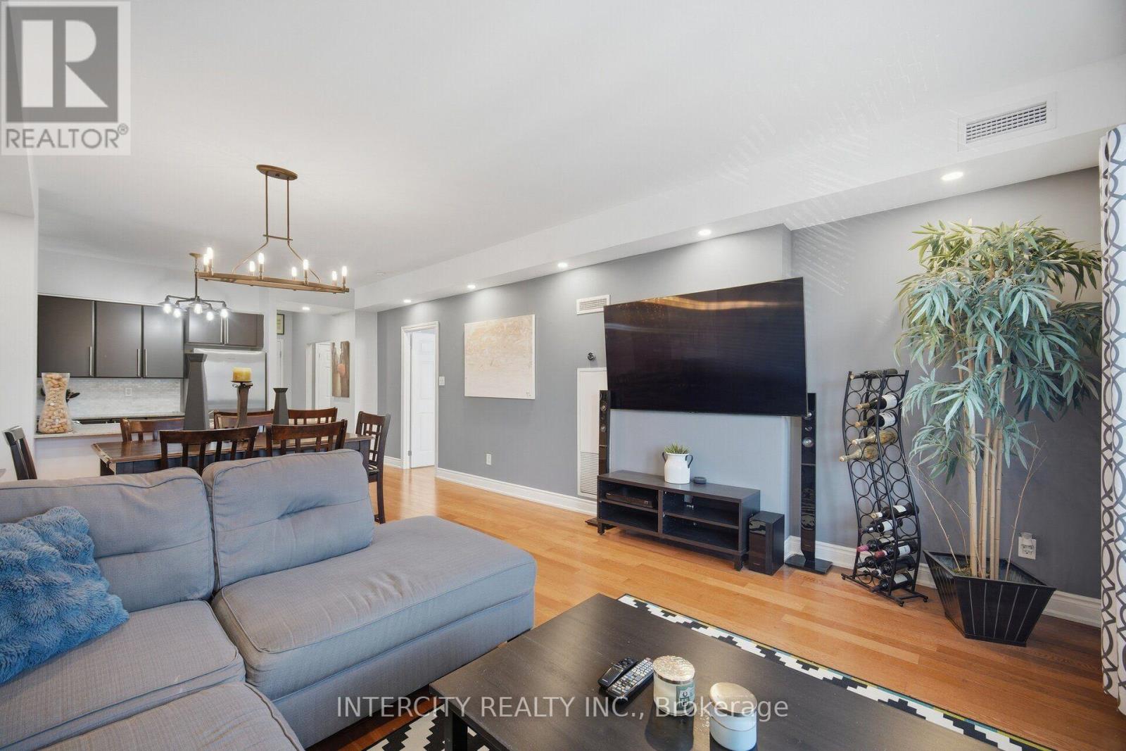 207 - 10211 Keele Street, Vaughan (Maple), Ontario  L6A 3Y9 - Photo 16 - N13828024