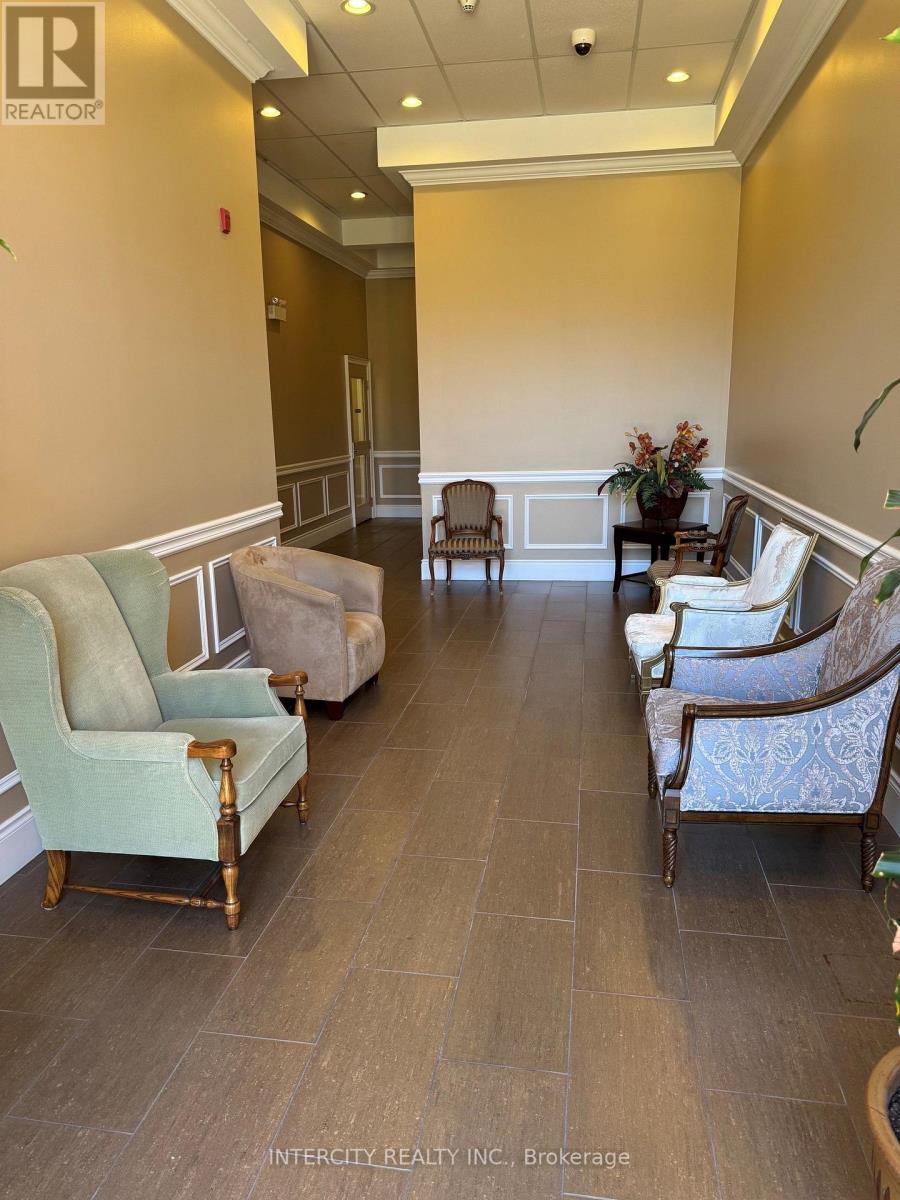 207 - 10211 Keele Street, Vaughan (Maple), Ontario  L6A 3Y9 - Photo 4 - N13828024