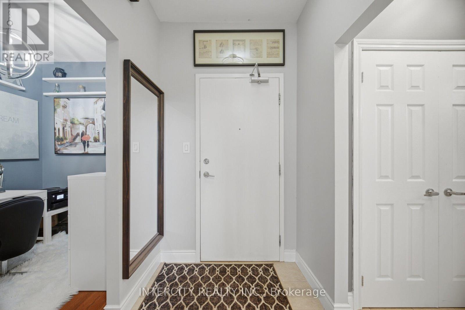207 - 10211 Keele Street, Vaughan (Maple), Ontario  L6A 3Y9 - Photo 6 - N13828024