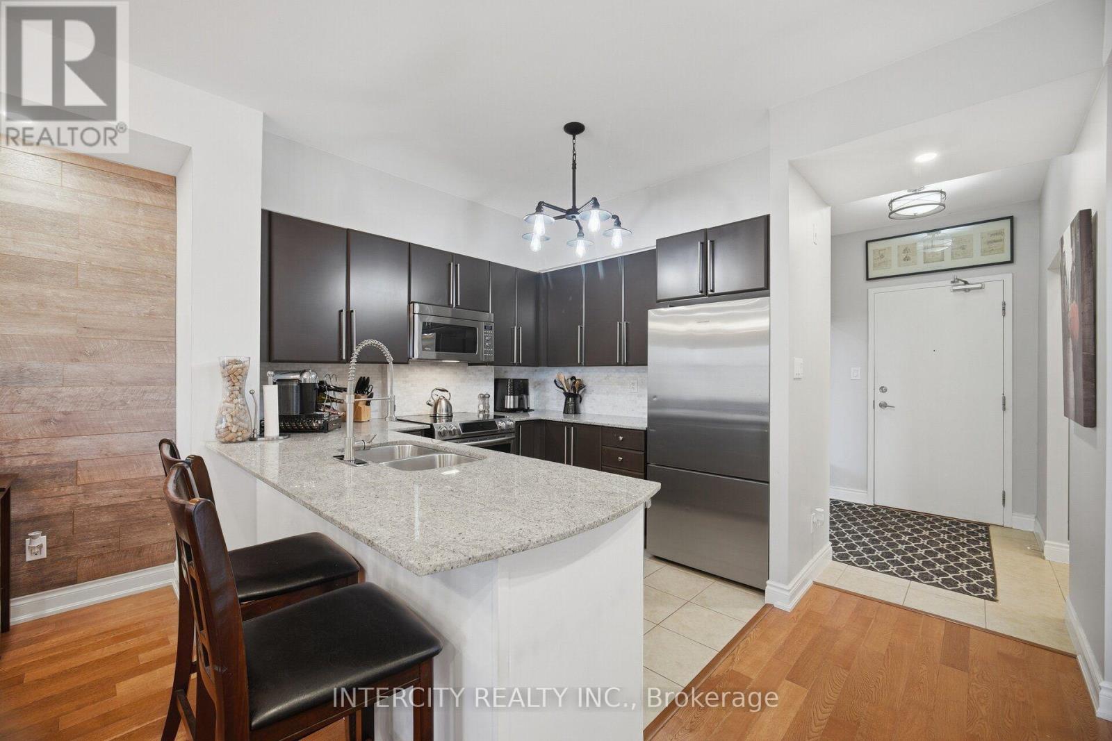 207 - 10211 Keele Street, Vaughan (Maple), Ontario  L6A 3Y9 - Photo 7 - N13828024