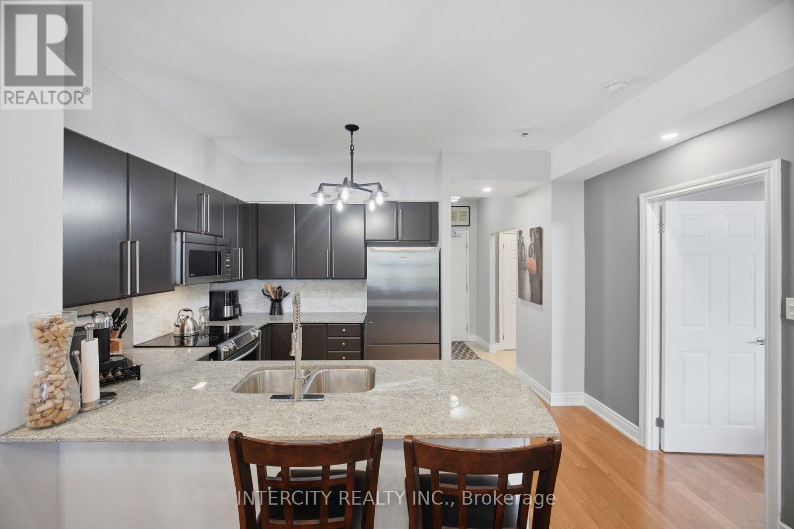 207 - 10211 Keele Street, Vaughan (Maple), Ontario  L6A 3Y9 - Photo 8 - N13828024