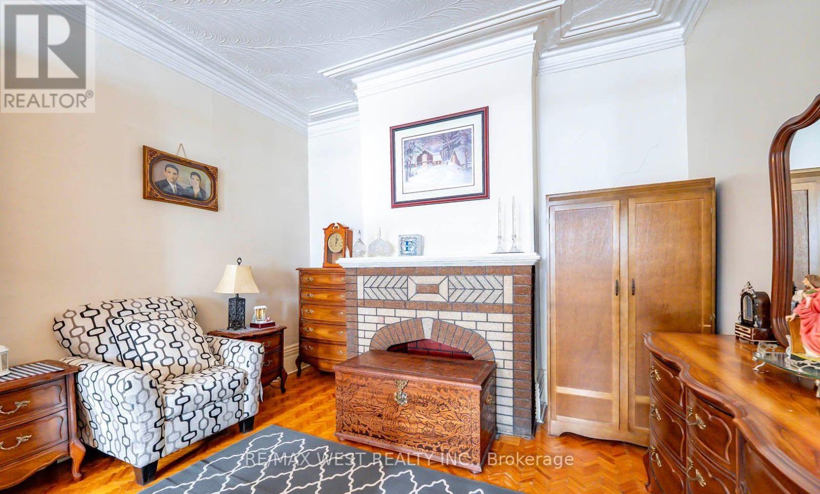 217 Gladstone Avenue, Toronto, Ontario  M6J 3L5 - Photo 8 - C13815770