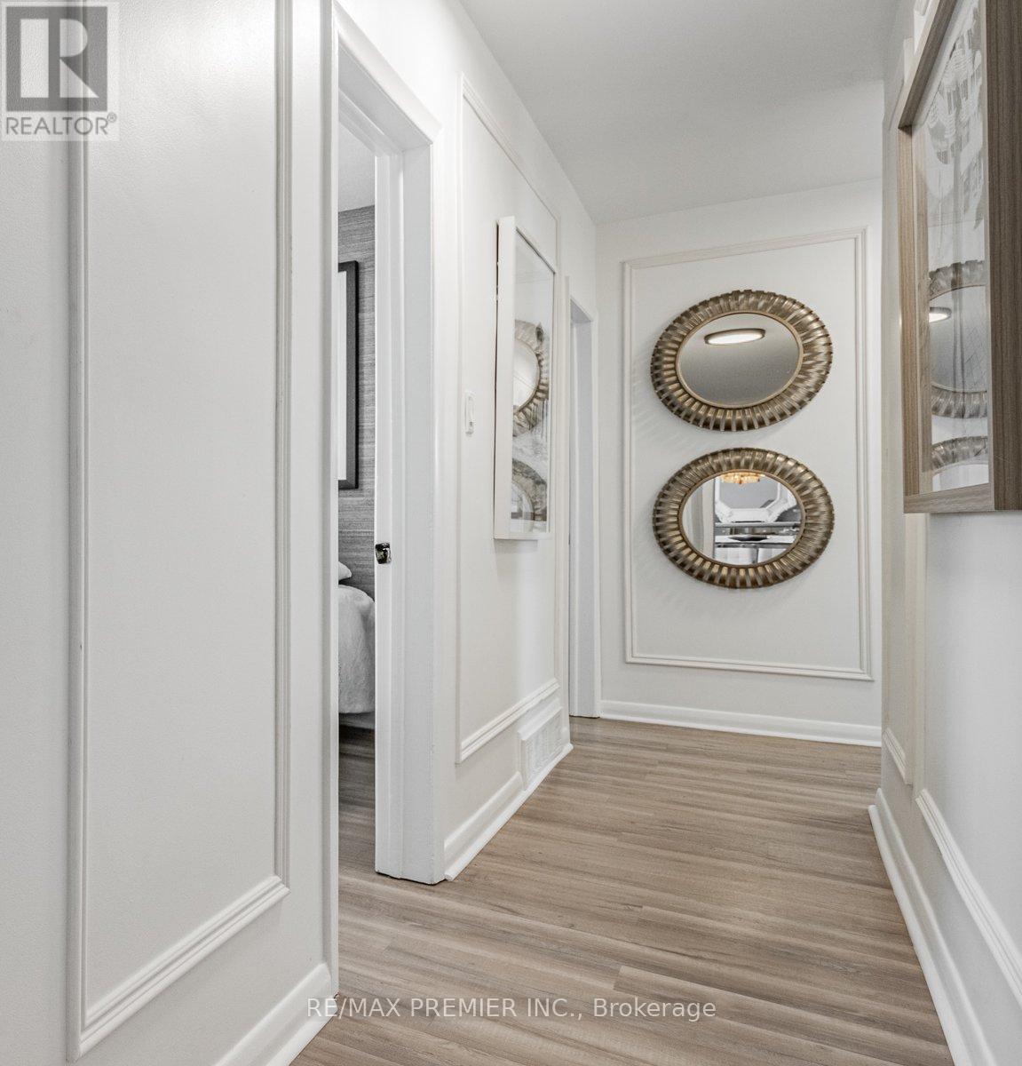 1368 Tansley Drive, Oakville, Ontario  L6L 2N4 - Photo 6 - W13493042