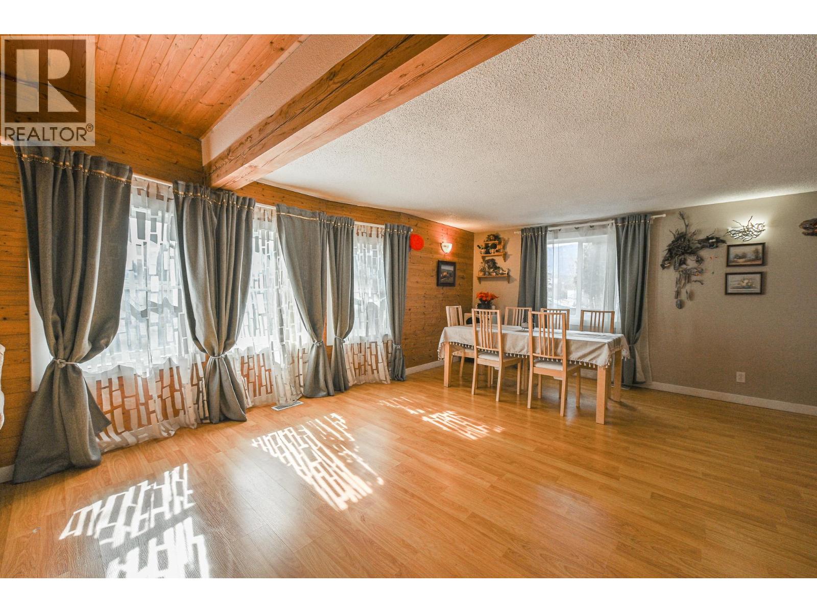 4981 Spruce Avenue, Canal Flats, British Columbia  V0B 1B0 - Photo 9 - 10379860