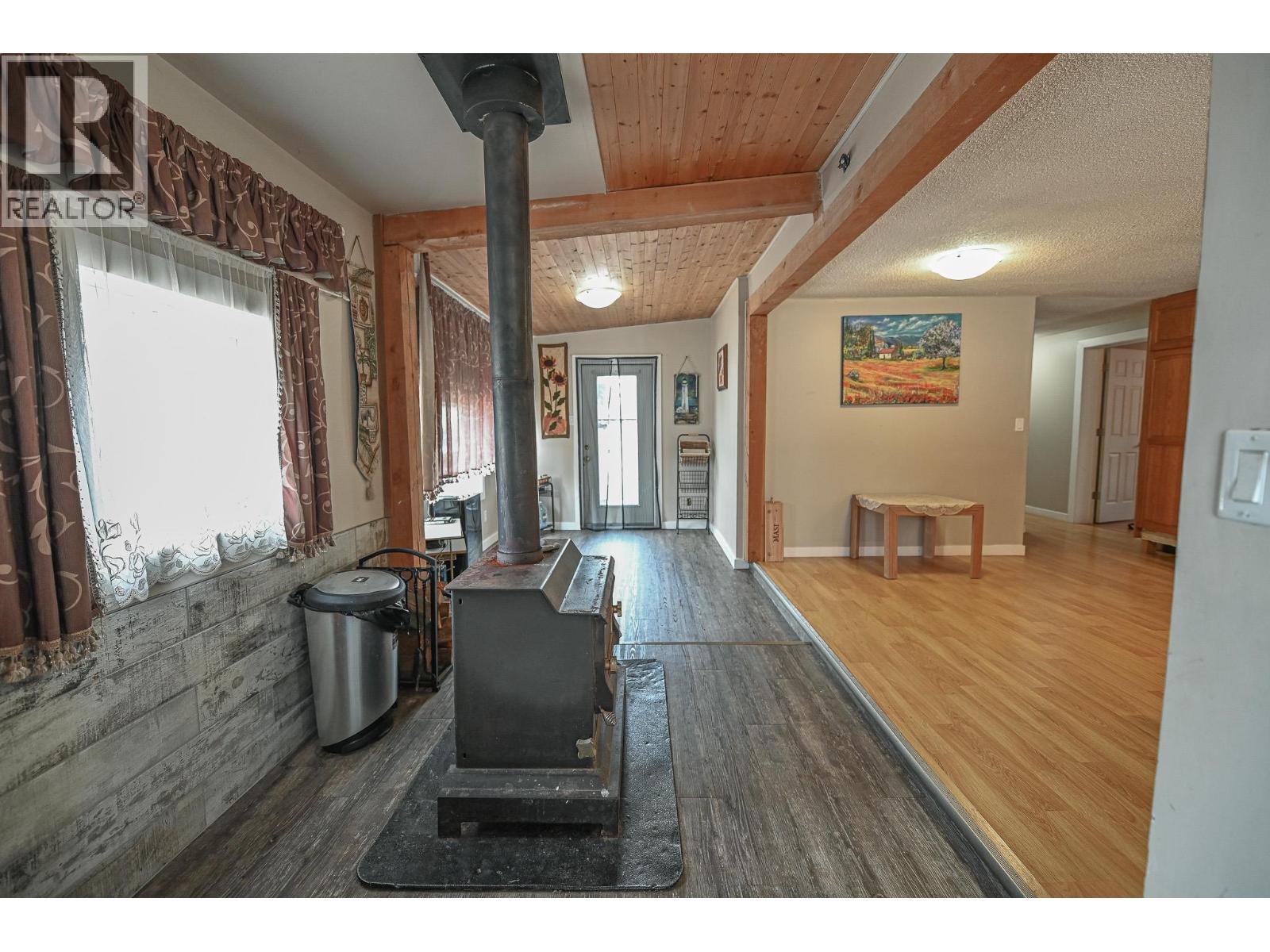 4981 Spruce Avenue, Canal Flats, British Columbia  V0B 1B0 - Photo 4 - 10379860