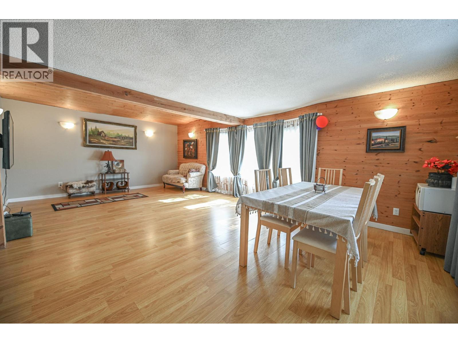 4981 Spruce Avenue, Canal Flats, British Columbia  V0B 1B0 - Photo 6 - 10379860