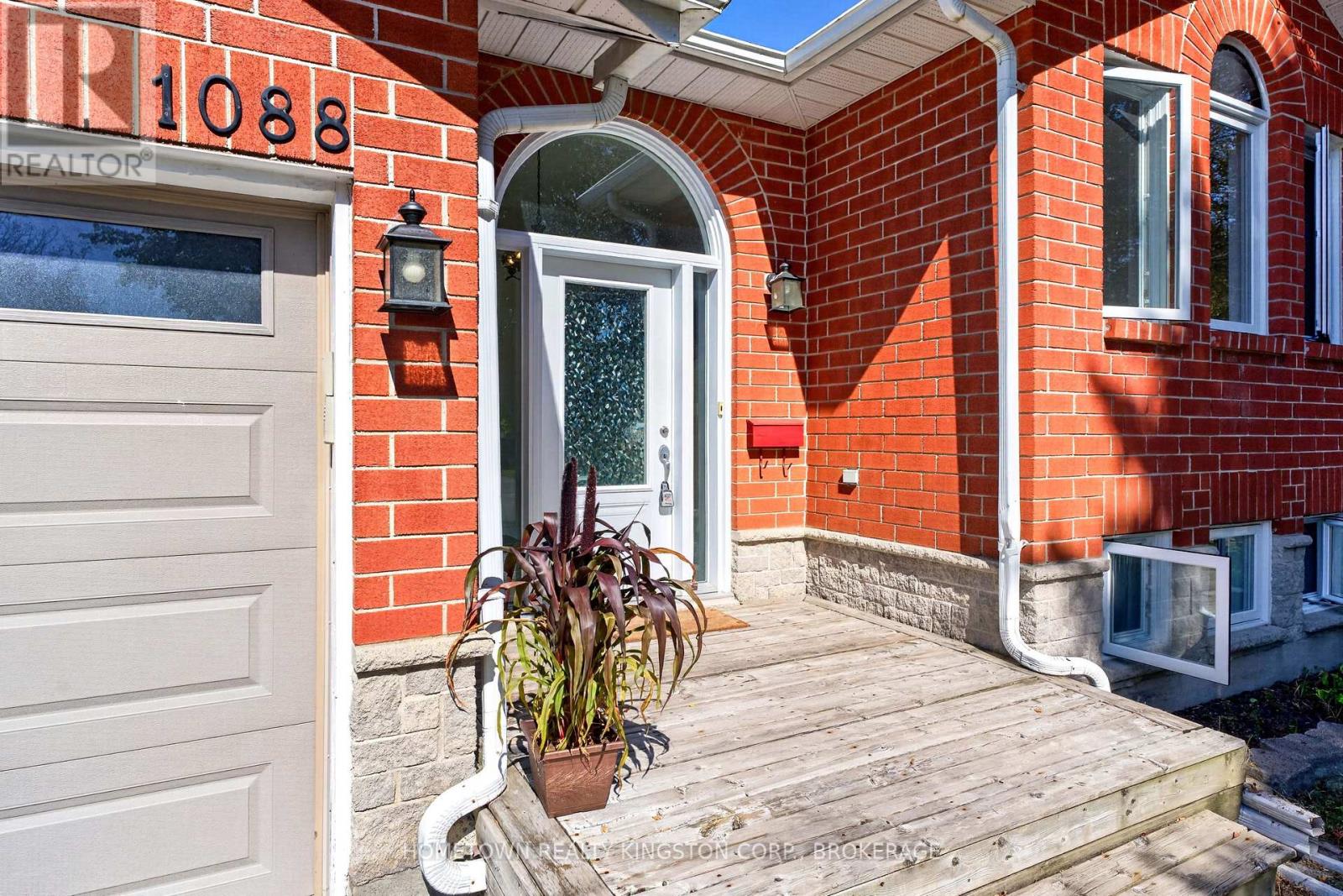 1088 Acadia Drive, Kingston, Ontario  K7M 8V7 - Photo 2 - X13828346