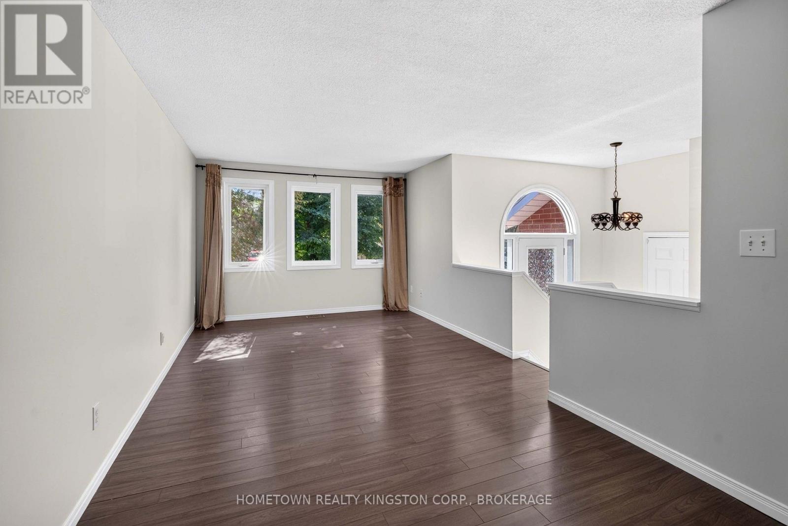 1088 Acadia Drive, Kingston, Ontario  K7M 8V7 - Photo 4 - X13828346
