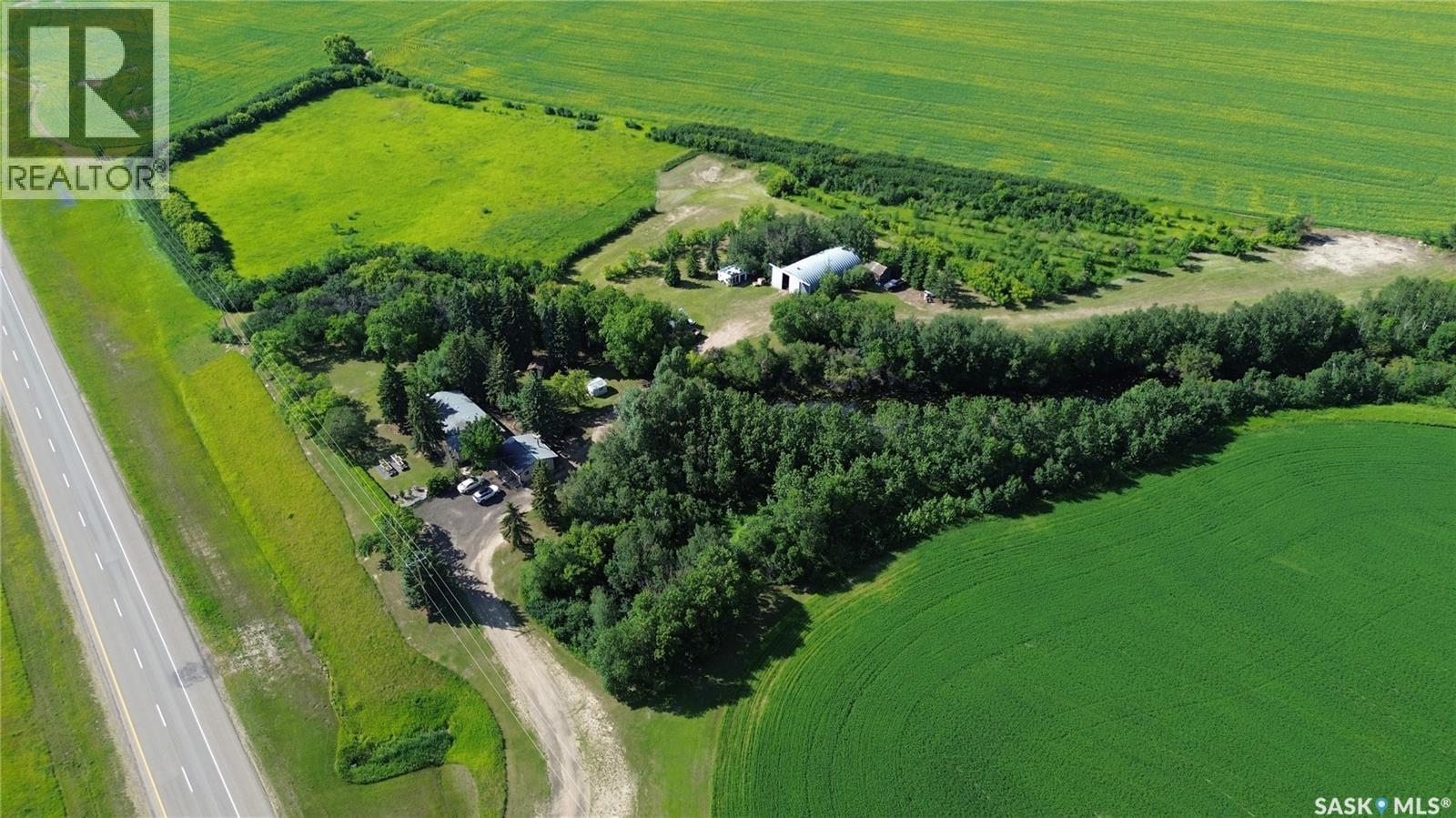 Highway 16 Acreage, North Battleford Rm No. 437, Saskatchewan  S9A 2X6 - Photo 39 - SK038051