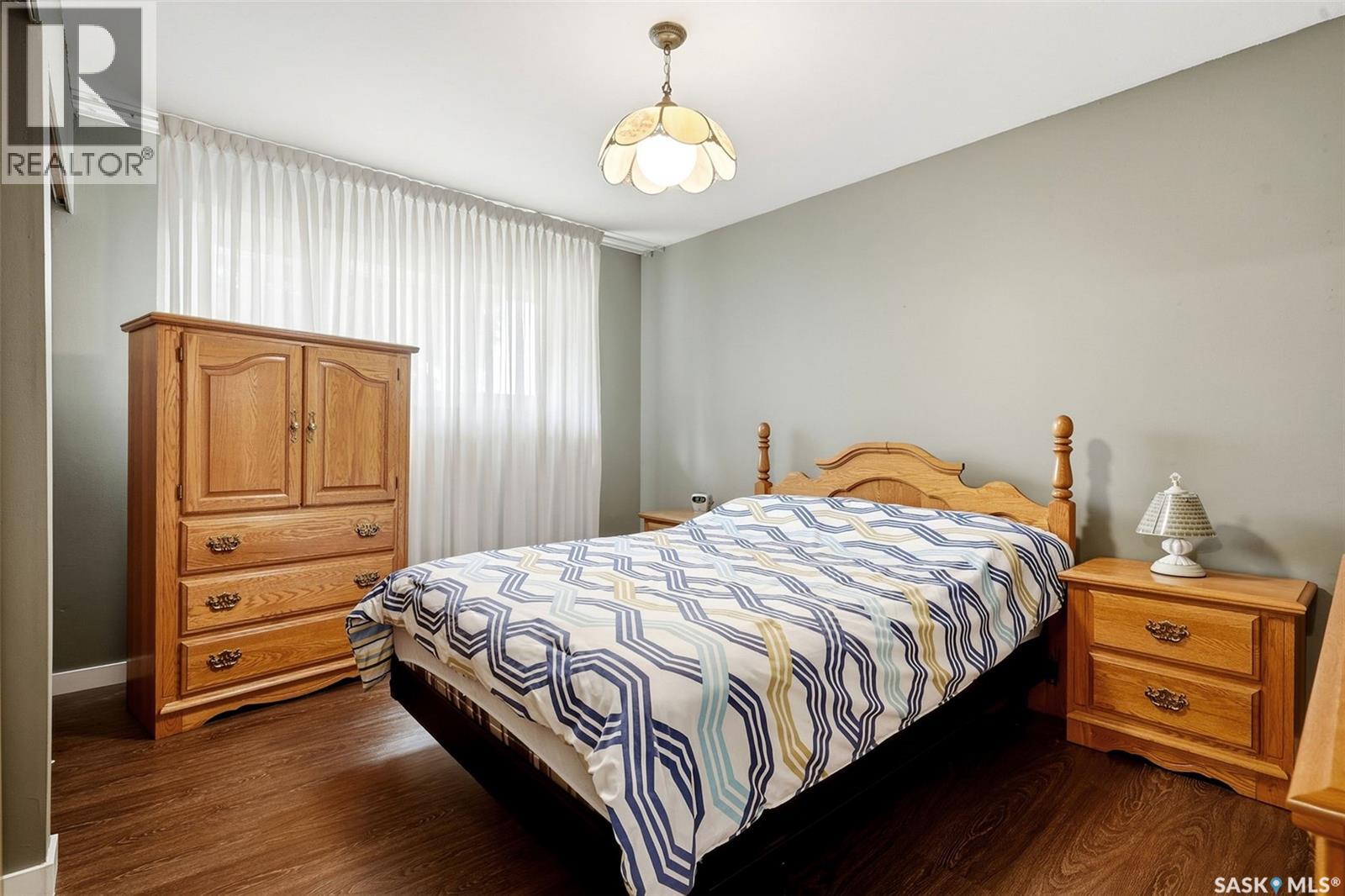 156 Mccaul Crescent, Regina, Saskatchewan  S4R 3X1 - Photo 10 - SK049376