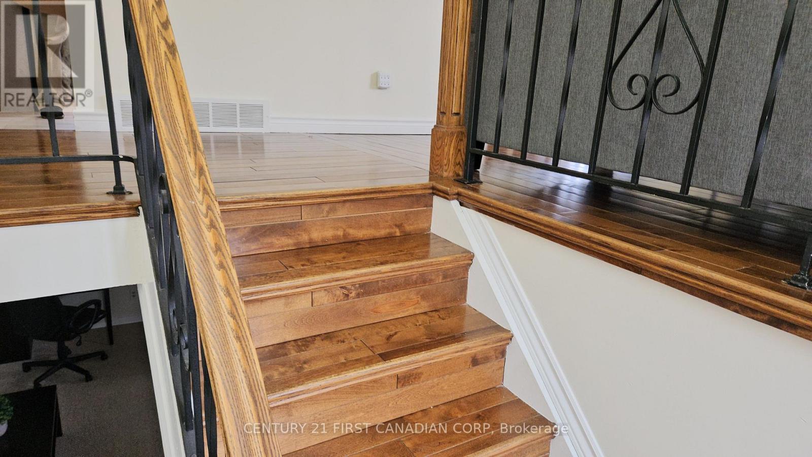 45 Locust Crescent, London South, Ontario  N6K 2K1 - Photo 3 - X13828376