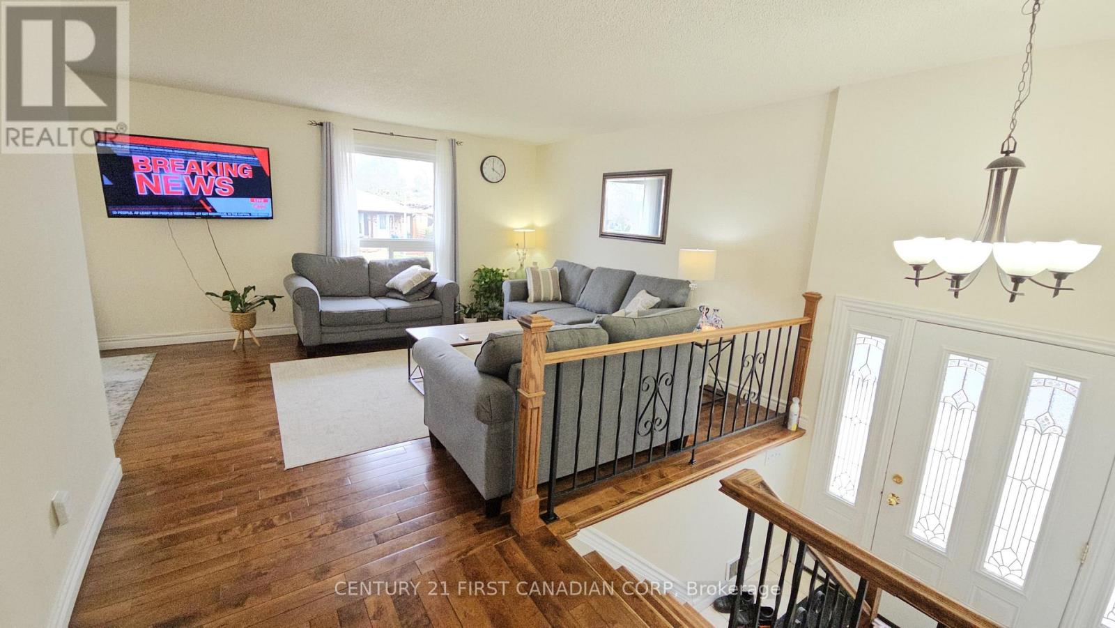 45 Locust Crescent, London South, Ontario  N6K 2K1 - Photo 4 - X13828376