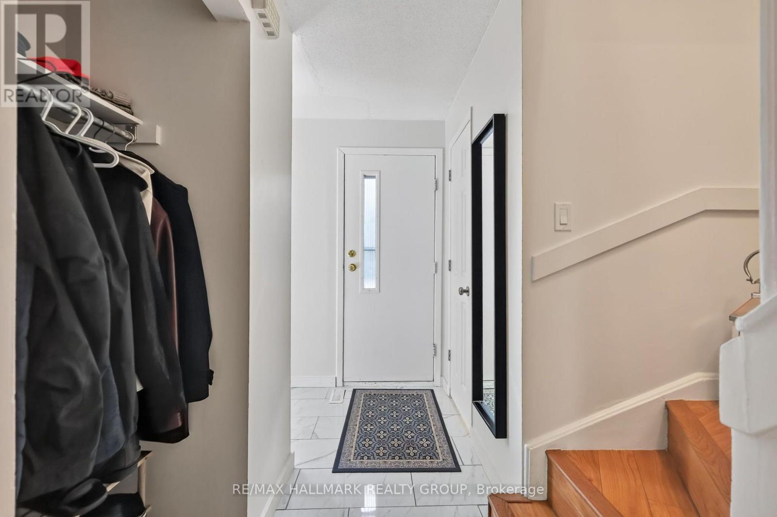 6156 Brookside Lane, Ottawa, Ontario  K1C 2K7 - Photo 9 - X13828192