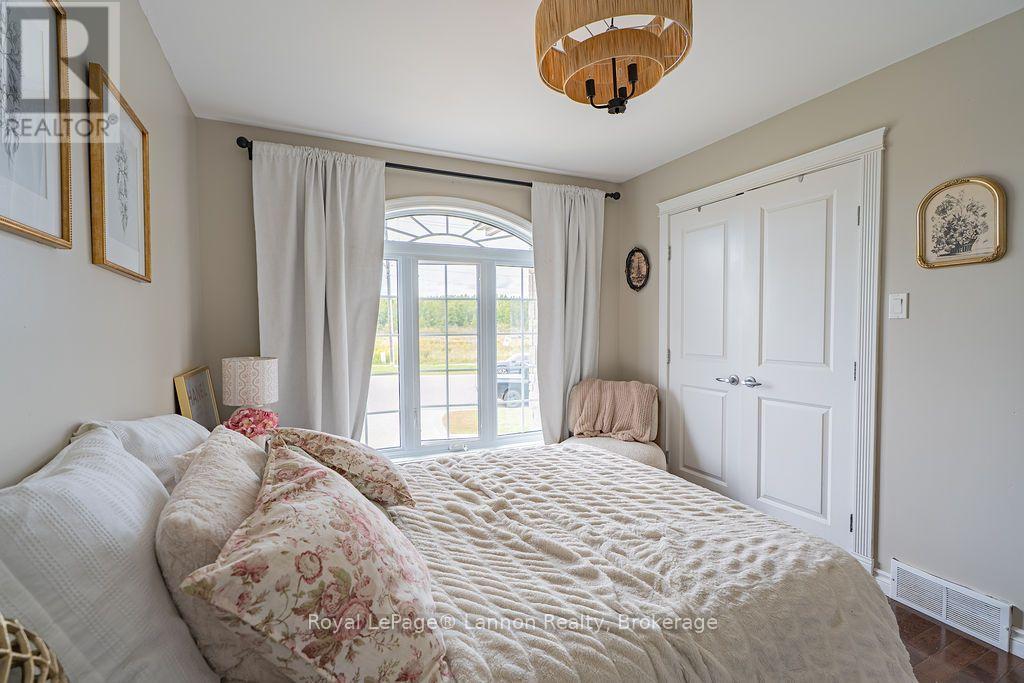 696 Weiler Boulevard, Thunder Bay, Ontario  P7C 0A7 - Photo 16 - X13828206