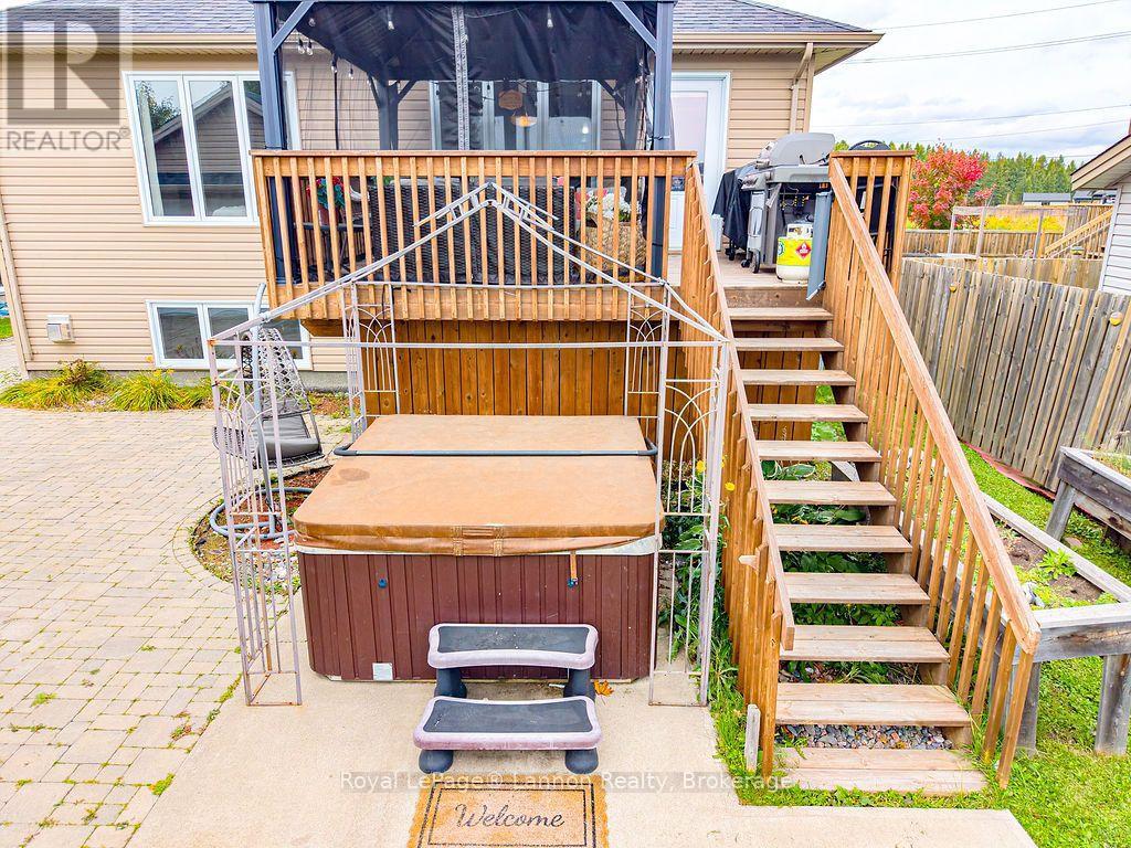696 Weiler Boulevard, Thunder Bay, Ontario  P7C 0A7 - Photo 38 - X13828206