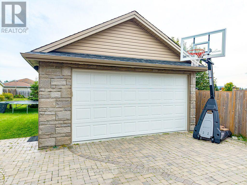 696 Weiler Boulevard, Thunder Bay, Ontario  P7C 0A7 - Photo 45 - X13828206