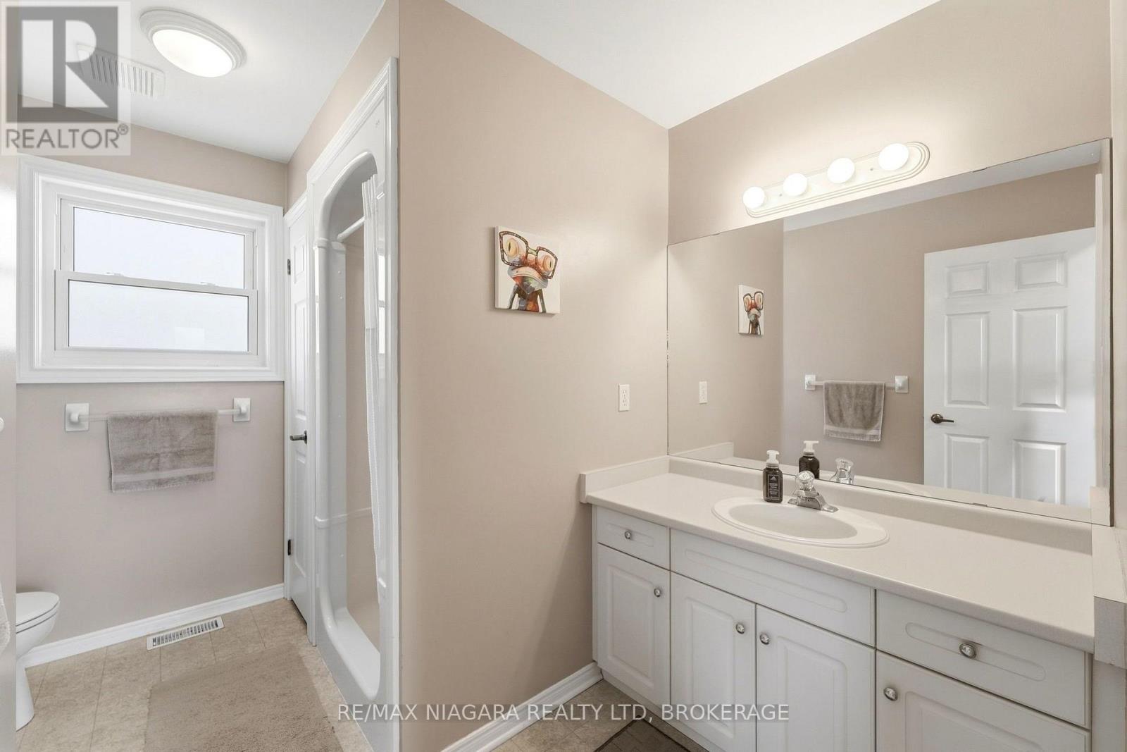 7441 Trinity Court, Niagara Falls (Mt. Carmel), Ontario  L2H 3A6 - Photo 24 - X13828128