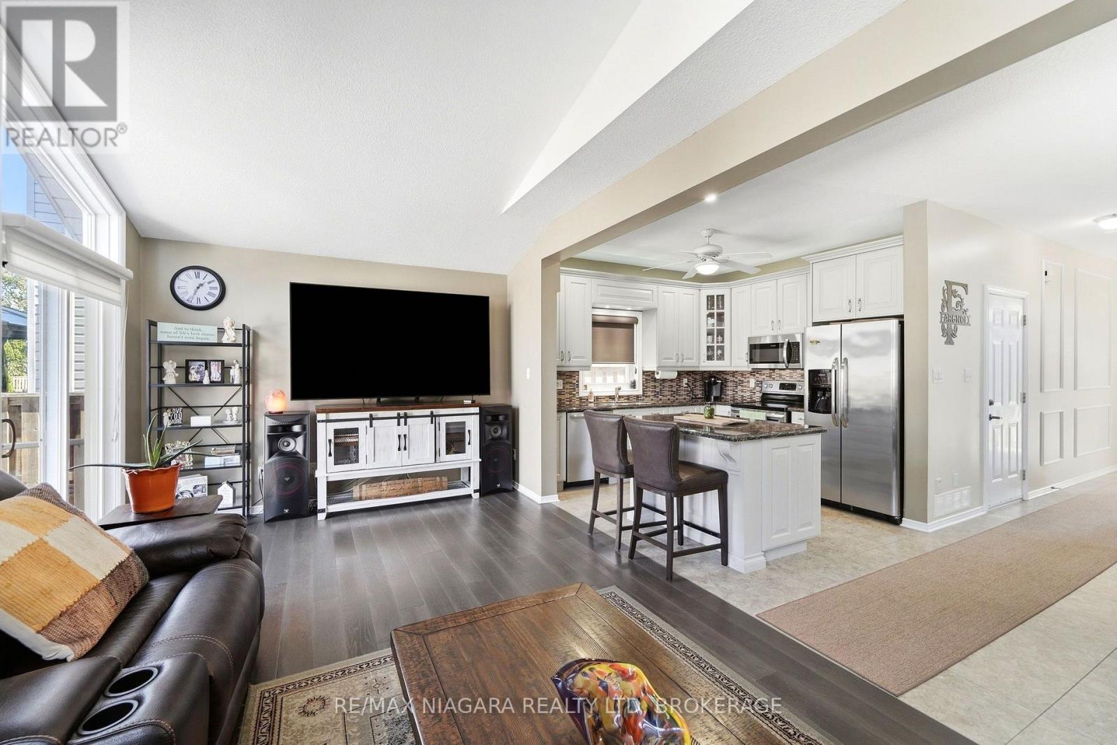 7441 Trinity Court, Niagara Falls (Mt. Carmel), Ontario  L2H 3A6 - Photo 6 - X13828128
