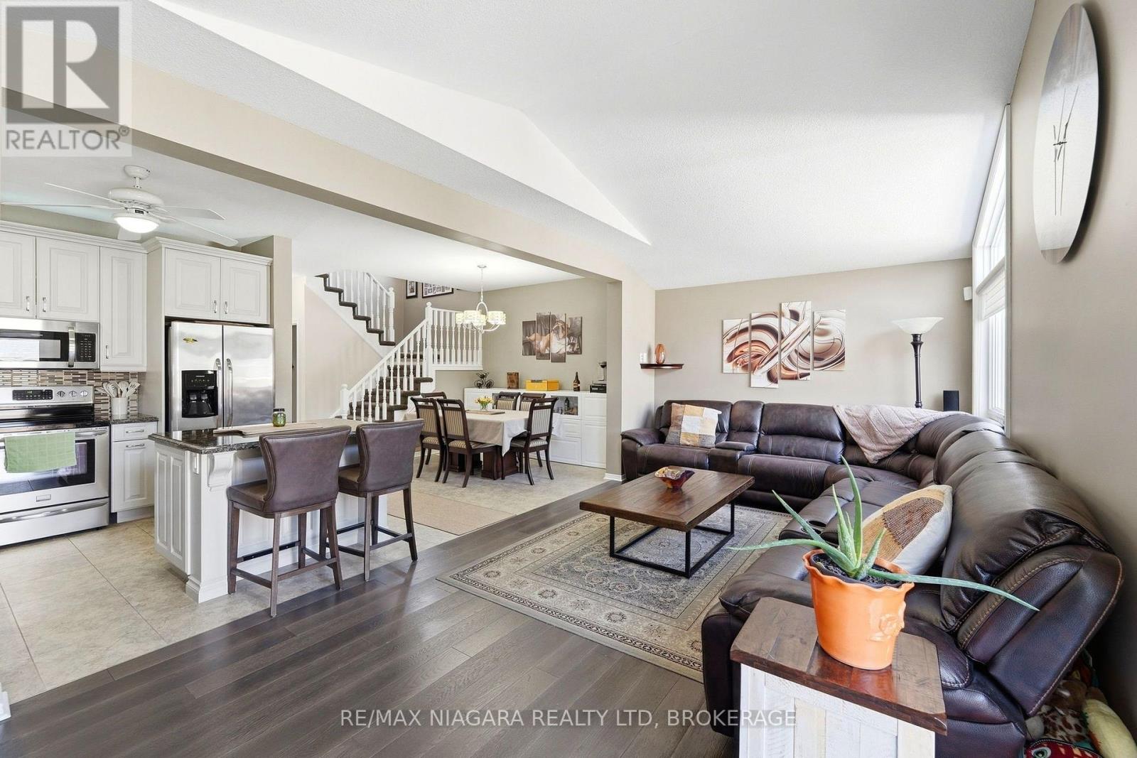7441 Trinity Court, Niagara Falls (Mt. Carmel), Ontario  L2H 3A6 - Photo 8 - X13828128