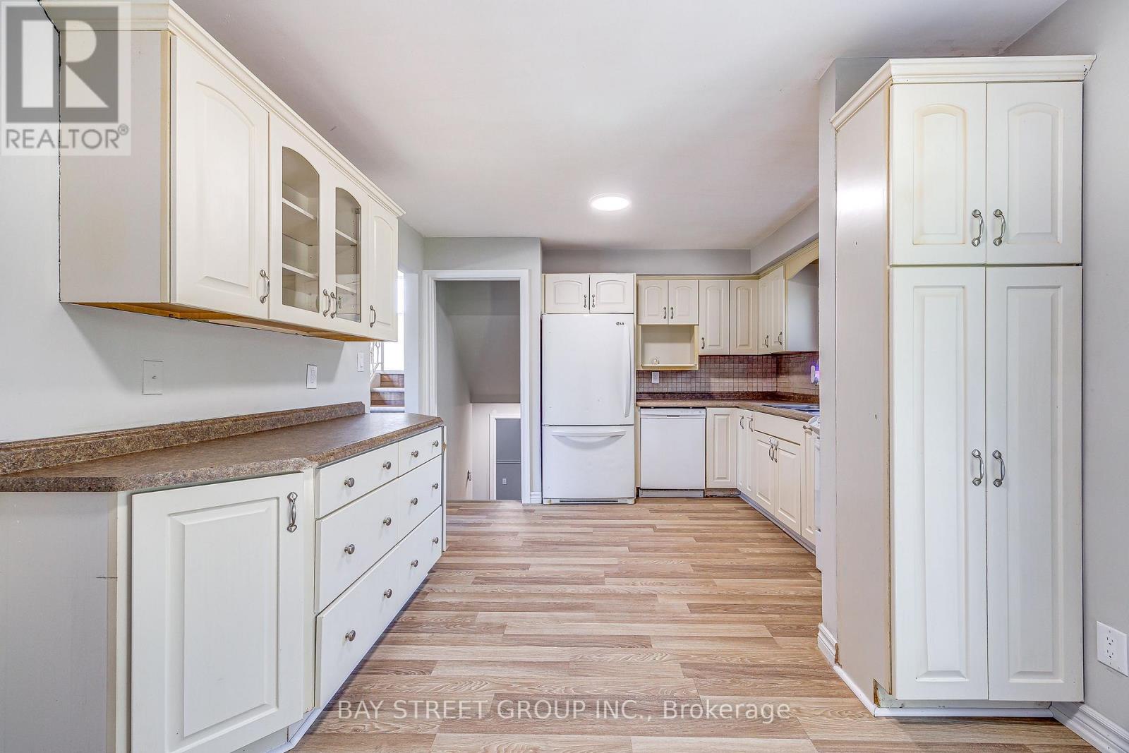 110 St. David's Road, St. Catharines (Burleigh Hill), Ontario  L2T 1P9 - Photo 8 - X13828242