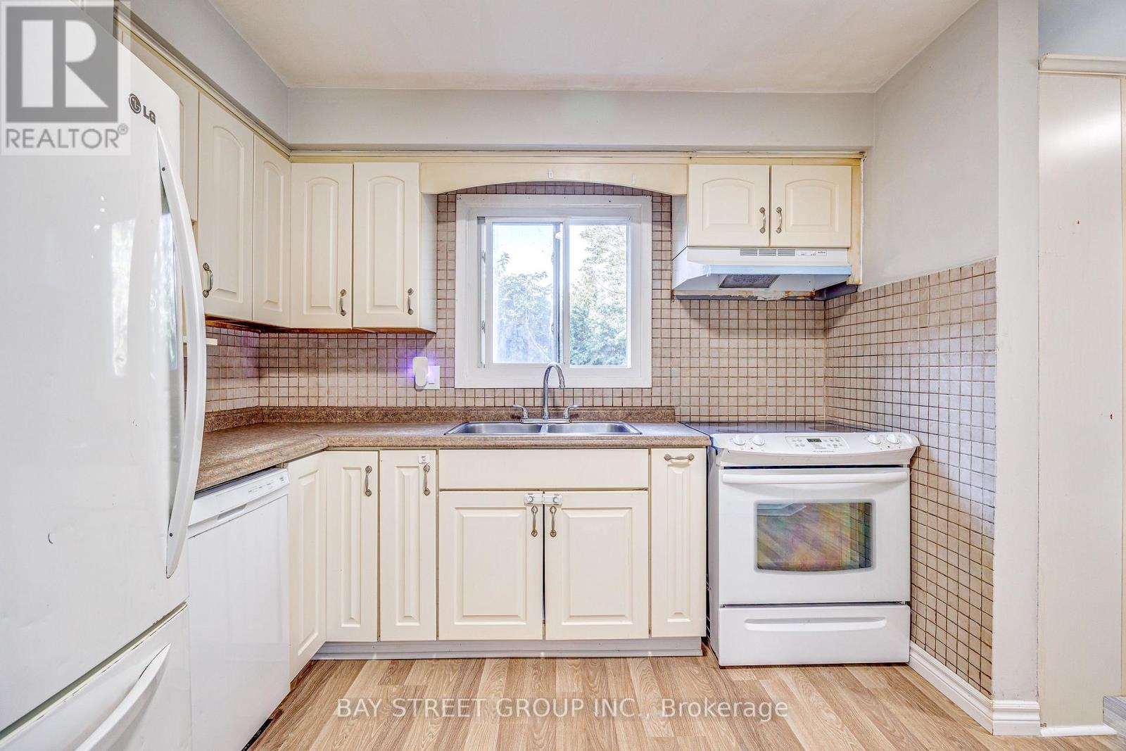 110 St. David's Road, St. Catharines (Burleigh Hill), Ontario  L2T 1P9 - Photo 9 - X13828242