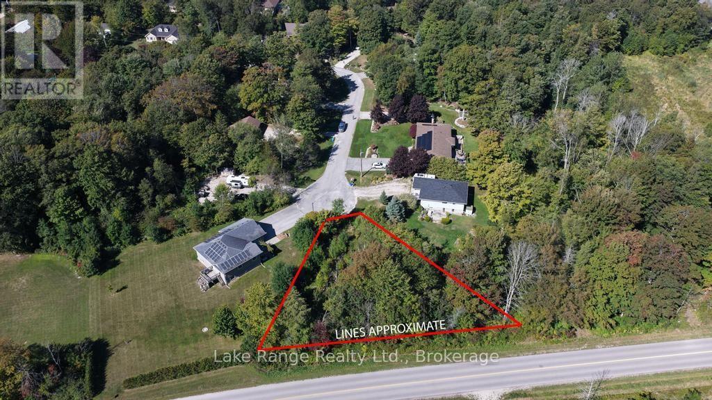 121 Onandago Place, Huron-Kinloss, Ontario  N0G 2R0 - Photo 4 - X12898470