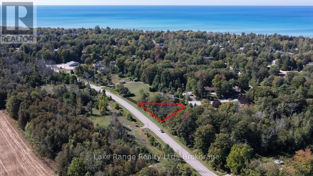 121 Onandago Place, Huron-Kinloss, Ontario  N0G 2R0 - Photo 3 - X12898470